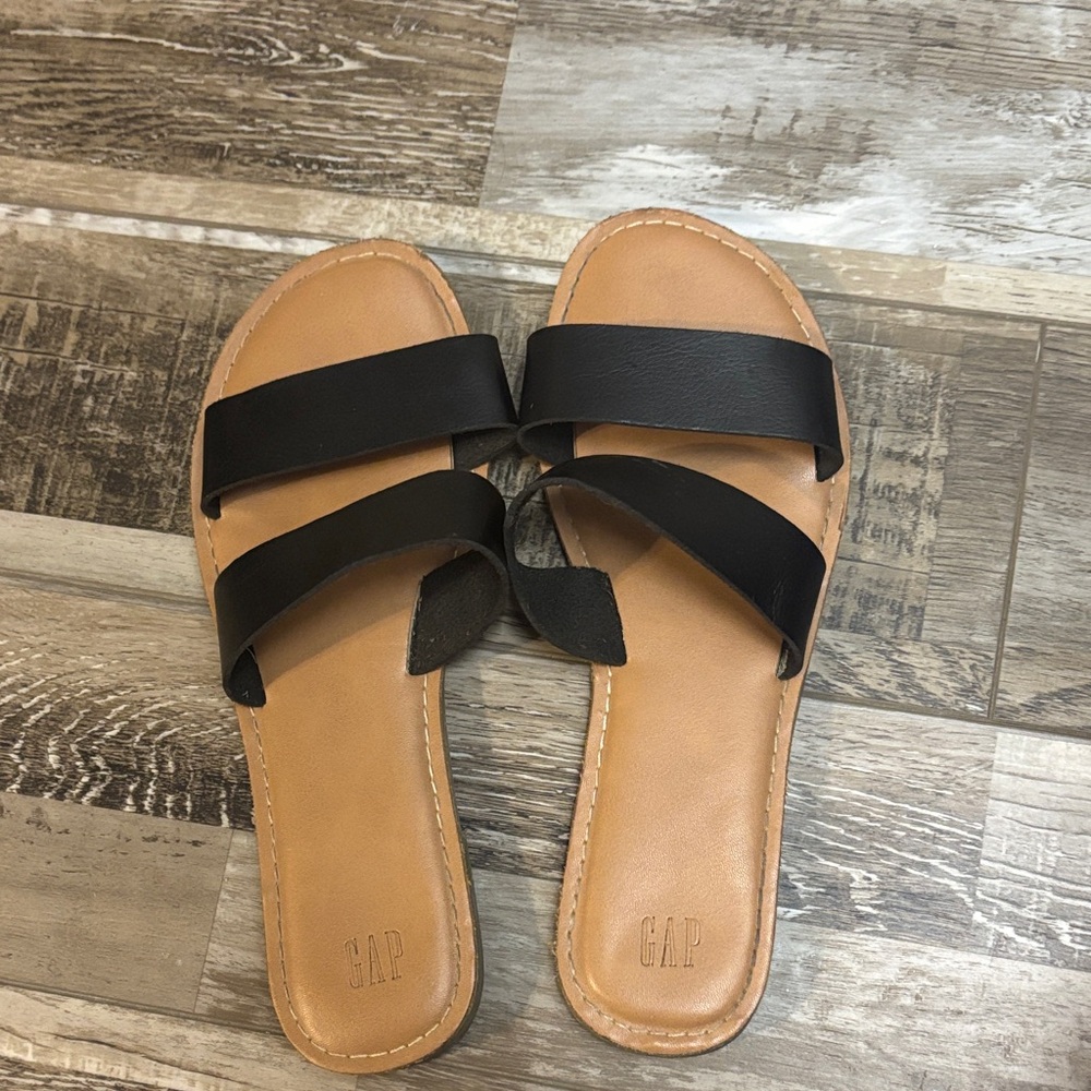 GAP Women's Sandals with Black Straps and Tan Sole